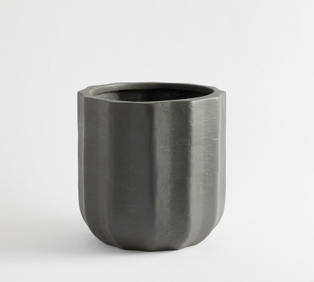 Open Box: Modern Fluted Rustic, Large - Black