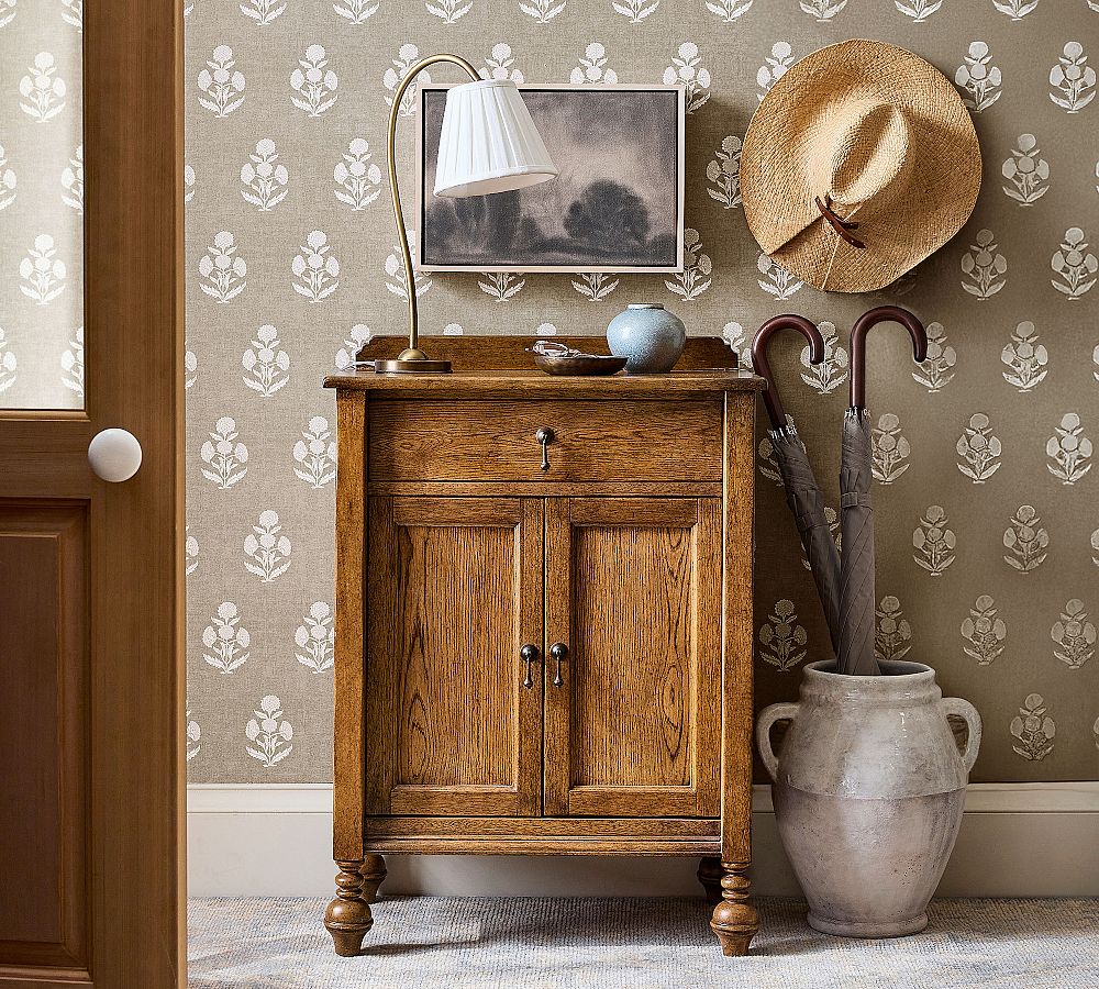 Summerville Entry Cabinet (26&quot;)