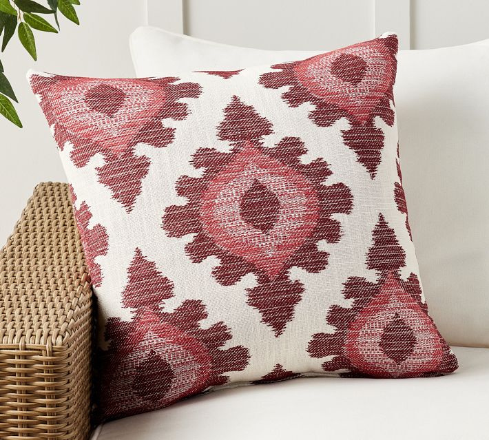 Lot De 2 Coussins 45x45 Cm En Velours Bleu Clair Avec Pompons | Maison