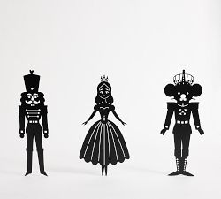 Nutcracker Family Lawn Set