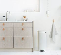 Brabantia 8 Gallon NewIcon Step On Trash Can