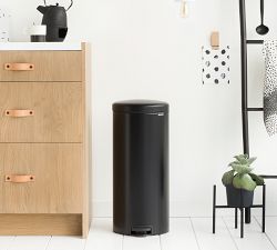Brabantia 8 Gallon NewIcon Step On Trash Can