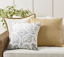 Outdoor Oasis Outdoor Pillow Set