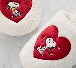 Peanuts Snoopy&#8482; Hearts Slippers