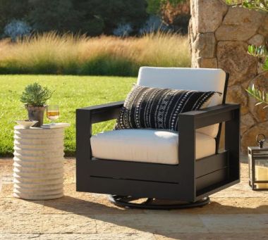Outdoor Chairs &amp; Ottomans