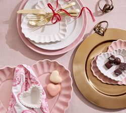 Heirloom Scalloped Heart Stoneware Appetizer Plates - Thumbnail 4