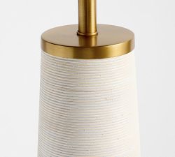 Harbor Rattan Table Lamp (22")