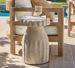 Salina Terracotta Round Outdoor Accent Table (13&quot;)