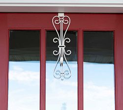Adjustable Indoor/Outdoor Wreath Hanger
