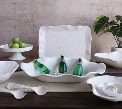 Nube Outdoor Round Pedestal Cake Plate