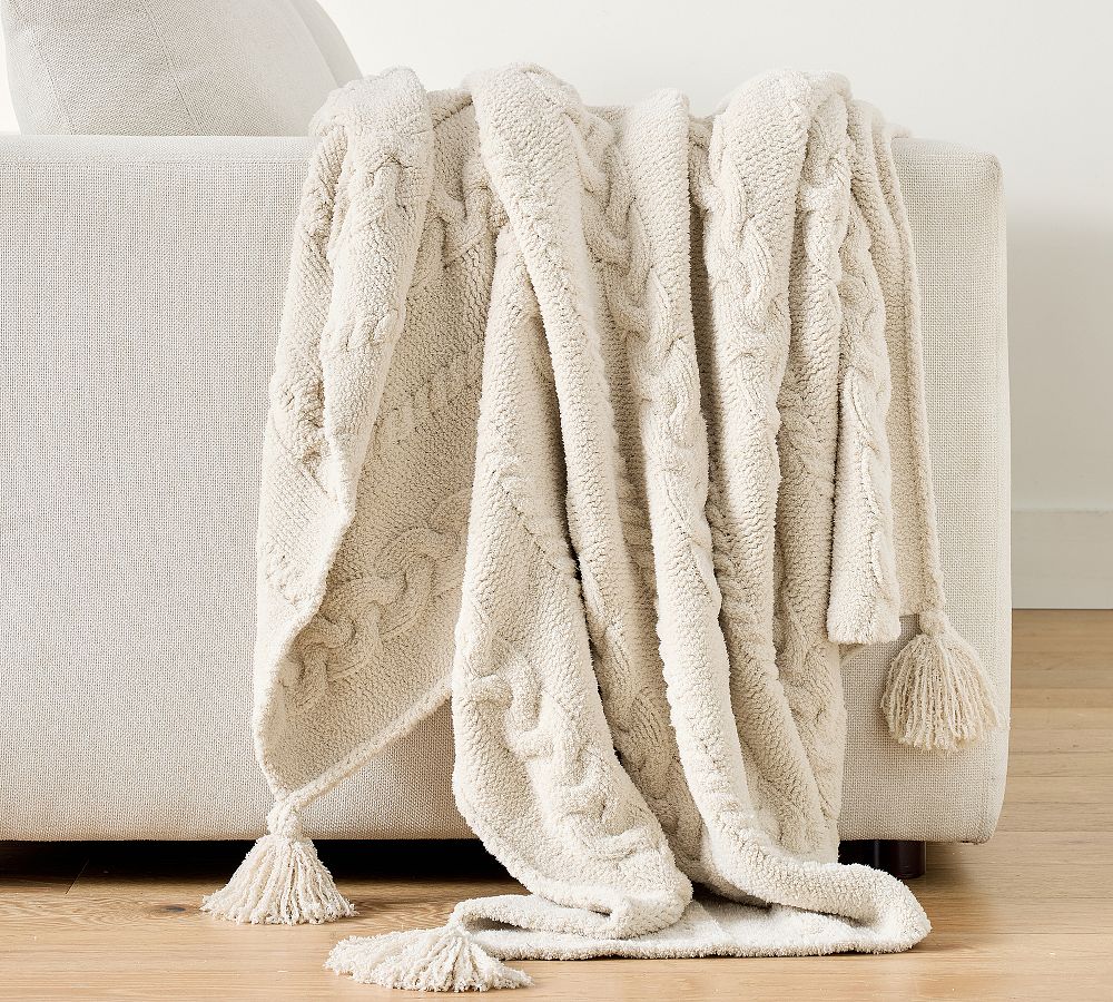 Classic Cable Knit Throw / Ivory