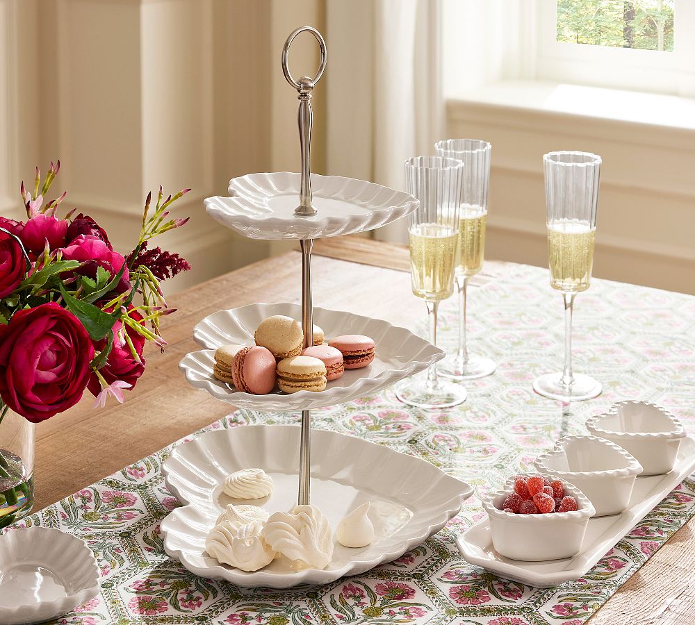 Heirloom Scalloped Heart Stoneware Tiered Stand