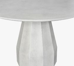 Aldora Concrete Round Outdoor Dining Table (47")