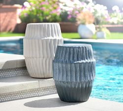 Parcel Ceramic Round Outdoor Side Table (15.5")