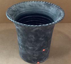 Open Box: Palermo Planter, 21.5"D x 20"H - Black