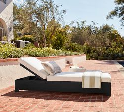 Malibu Metal Platform Outdoor Single Chaise Lounge