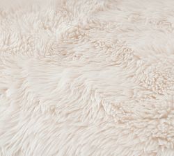 Luxe Faux Fur Pet Throw Blanket