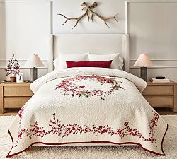 Red Berry Wreath Quilt