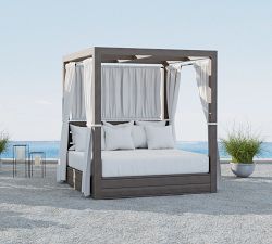 Everly Metal Outdoor Daybed