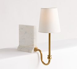 Chris Loves Julia Bookshelf Light (11")