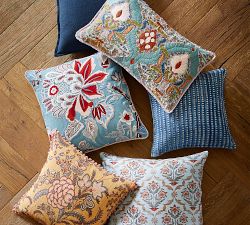 Lilianna Floral Pillow Cover