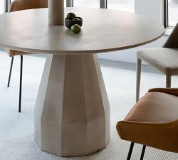 Aldora Concrete Round Outdoor Dining Table (47")