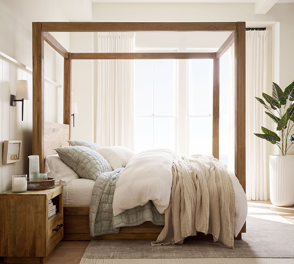 Oakleigh Canopy Bed by Pottery Barn