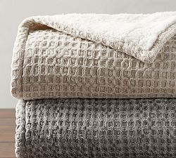 Waffle Weave Sherpa Throw