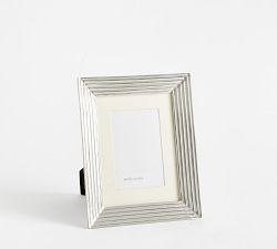 Hayes Frames