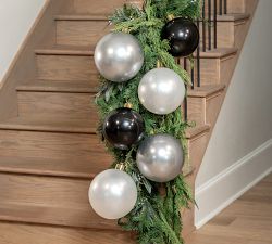 Glam Holiballs