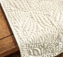 Follette Velvet Table Runner