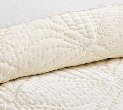 Follette Velvet Quilt