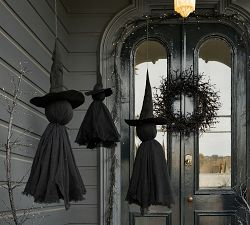 Faux Lit Black Berry Wreath