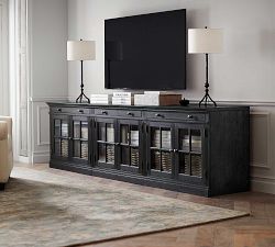 Kennedy Hand-Tufted Wool Persian-Style Rug