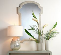 Ainsley Glass Table Lamp (16.5")