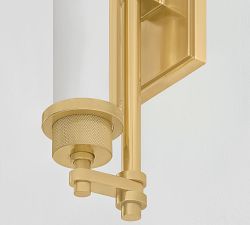 Victor Vanity Bath Single Glass Sconce (18")