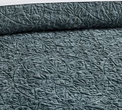 Heritage Medallion Velvet Quilt