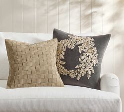 Frosty Wreath Pillow Cover
