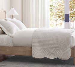Heirloom Scalloped Quilt