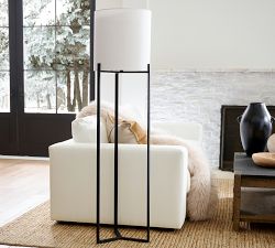 Ian Metal Floor Lamp (64")
