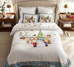 Charlie Brown™ Christmas Carolers Quilt