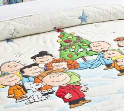 Charlie Brown™ Christmas Carolers Quilt