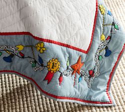 Charlie Brown™ Christmas Carolers Quilt