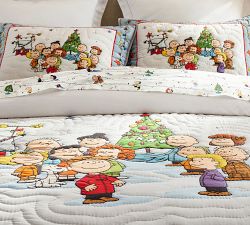 Charlie Brown™ Christmas Carolers Quilt