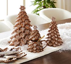 Gingerbread Tree Lidded Stoneware Mugs