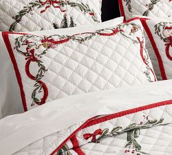 The Grinch™ Wreaths Heritage Quilted Sham