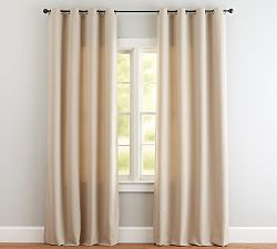 Outdoor Grommet Curtain