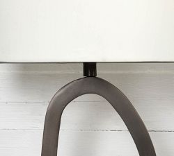 Jasia Metal Table Lamp (23")