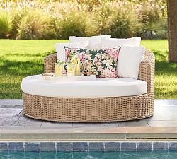 Huntington Wicker Round Swivel Outdoor Daybed
