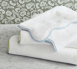 Julia Berolzheimer Lucy Scalloped Towel